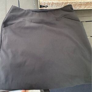 Lilly Pulitzer - Luxletic Black Skort size 6 like new